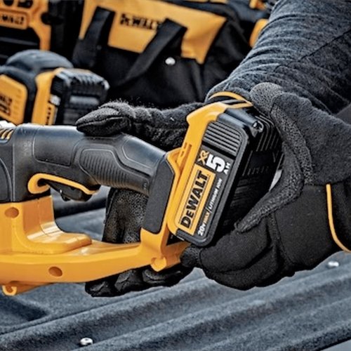 Aparador Cerca Viva 22" 20v Max Li-Ion Brs DCHT820B-B3 DeWalt