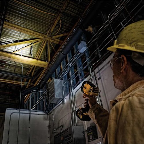 Lanterna Spotlight Led 2 20V com 1500 Lúmens DCL043 DeWalt