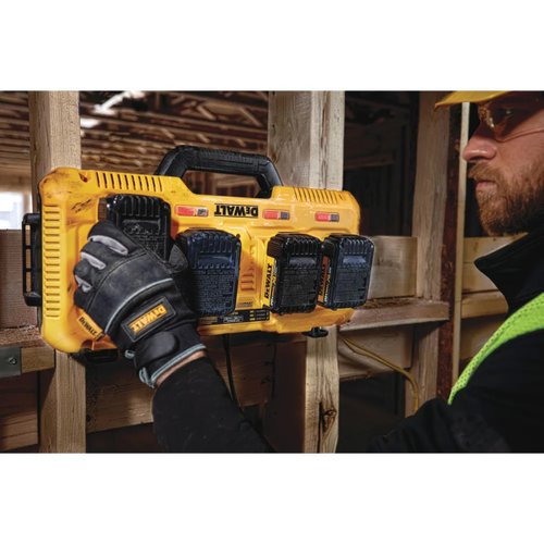 Multicarregador Rápido 12v/20v Max 4 Entradas 220v DCB104-B2 DeWalt
