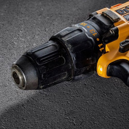 Parafusadeira Furadeira 20v Max Li-ion Bivolt 2 Bateria 2ah DCD7771D2-BR DeWalt