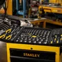 Jogo Multiferramentas STMT81243-LA com 110 peças Stanley